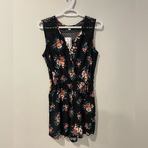 Warehouse One Floral Romper with Lace & Pockets NWT!
